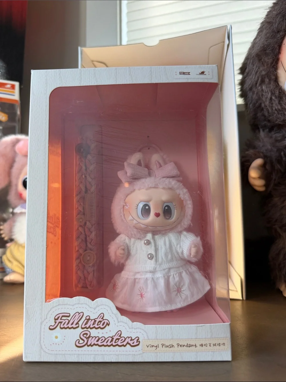 Pop Mart Fall Into Sweaters Mokoko Vinyl Plush Pendant Labubu Pop Land Exclusive - Picture 5 of 17